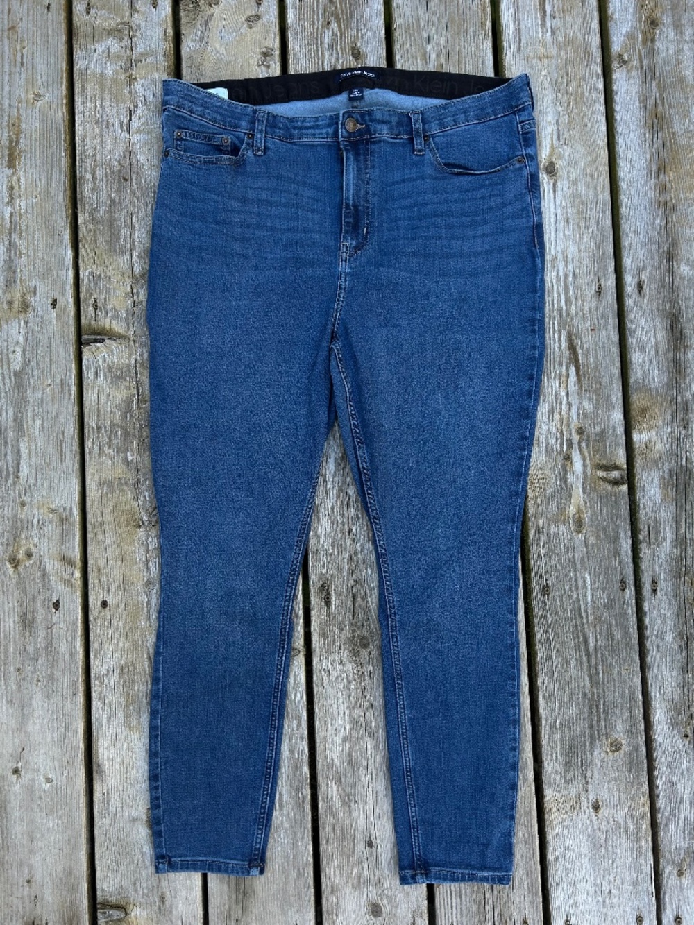 Calvin Klein ⎸ High Rise Skinny Jeans